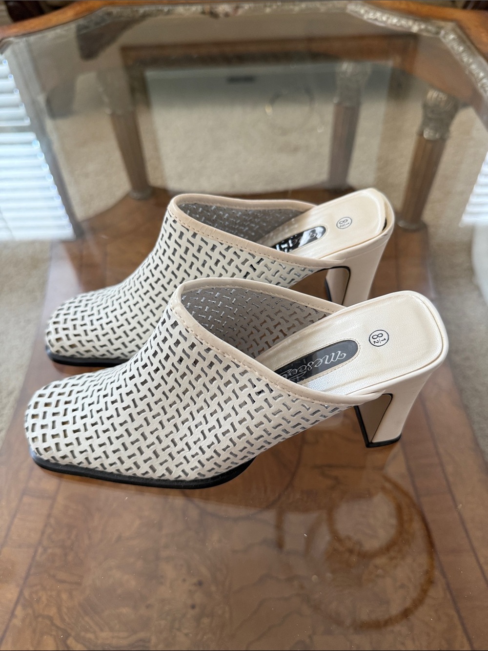 MescobA Leather Woven White Cream Mule Heels 👠 7.5